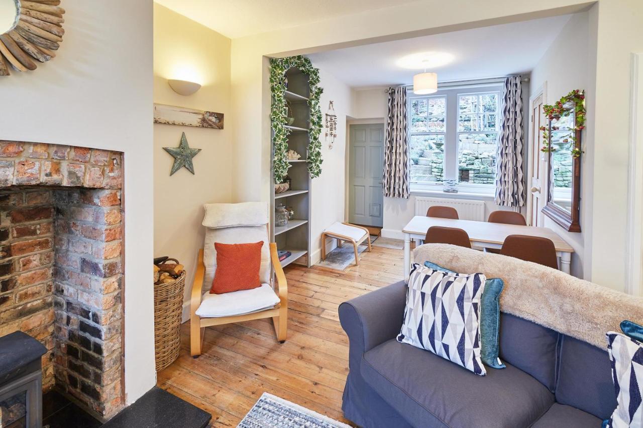 Host & Stay - 1 Coastguard Cottages 스카버러 외부 사진